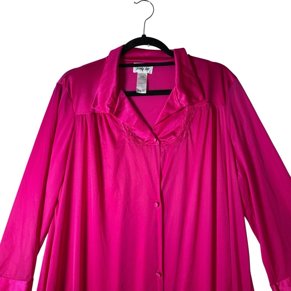 Vanity Fair Robe Womens‎ Size Large Dark Pink Nylon Made in USA Floral Motif - Picture 2 of 9
